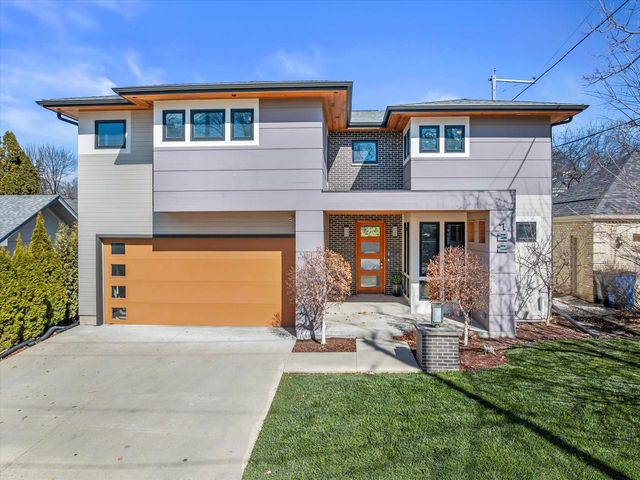 122 Devon STREET, Whitefish Bay, WI 53217