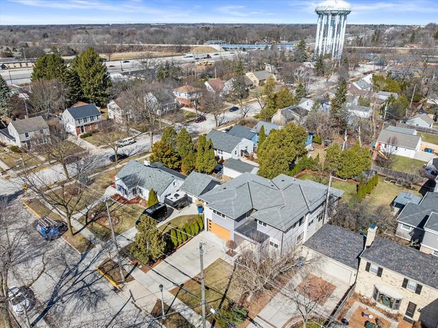 122 Devon STREET, Whitefish Bay, WI 53217