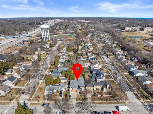 122 Devon STREET, Whitefish Bay, WI 53217
