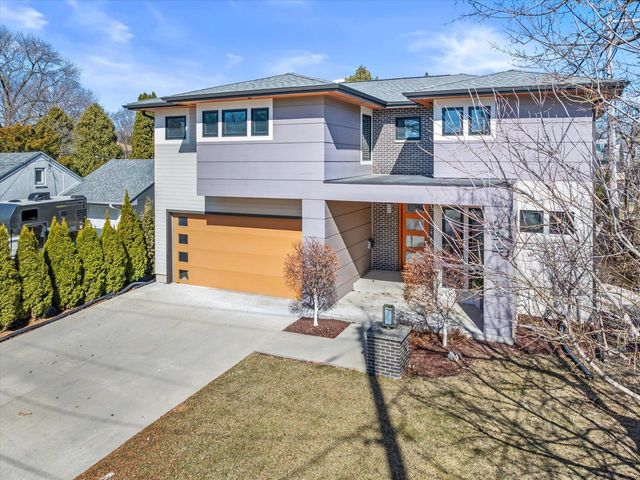122 Devon STREET, Whitefish Bay, WI 53217