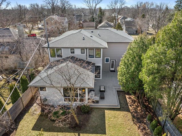 122 Devon STREET, Whitefish Bay, WI 53217