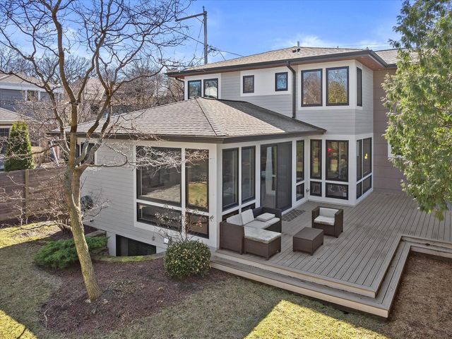 122 Devon STREET, Whitefish Bay, WI 53217
