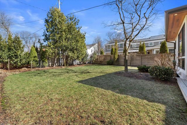 122 Devon STREET, Whitefish Bay, WI 53217