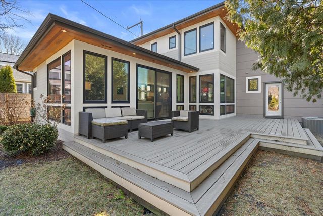 122 Devon STREET, Whitefish Bay, WI 53217