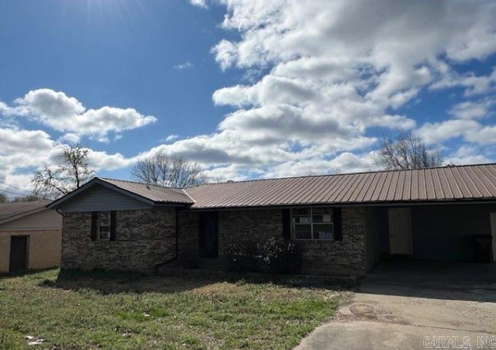 5706 Twin Pine Drive, Paragould, AR 72450