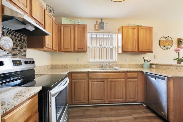 127 LAUREL RIDGE AVENUE, Ocoee, FL 34761