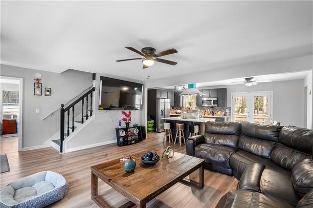 879 Spring Oak Court, Loganville, GA 30052