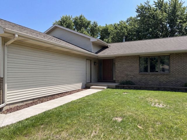 1503 Featherstone Road, Rockford, IL 61107