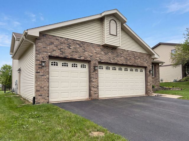 1503 Featherstone Road, Rockford, IL 61107