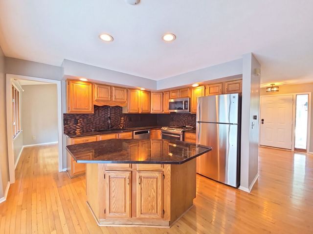 1503 Featherstone Road, Rockford, IL 61107