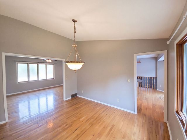 1503 Featherstone Road, Rockford, IL 61107