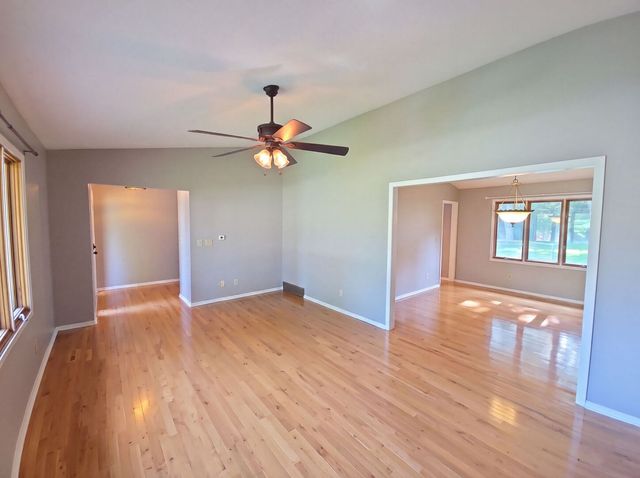 1503 Featherstone Road, Rockford, IL 61107