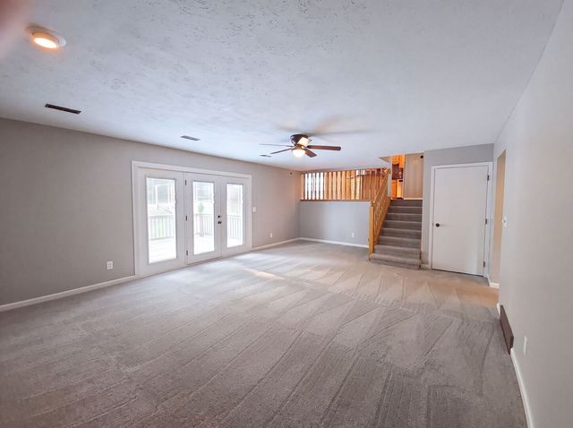 1503 Featherstone Road, Rockford, IL 61107
