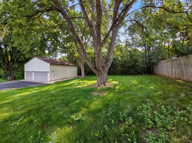 1503 Featherstone Road, Rockford, IL 61107