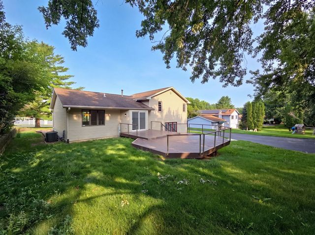 1503 Featherstone Road, Rockford, IL 61107