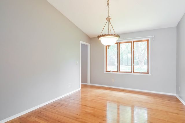 1503 Featherstone Road, Rockford, IL 61107
