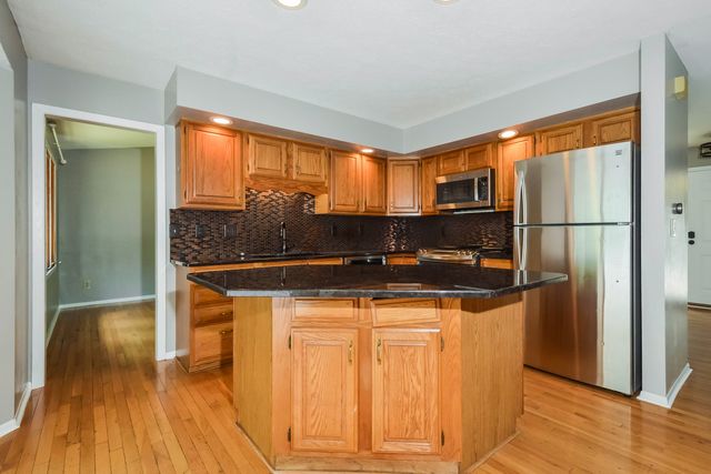 1503 Featherstone Road, Rockford, IL 61107