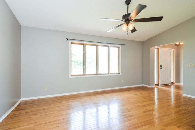 1503 Featherstone Road, Rockford, IL 61107