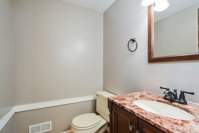 1503 Featherstone Road, Rockford, IL 61107