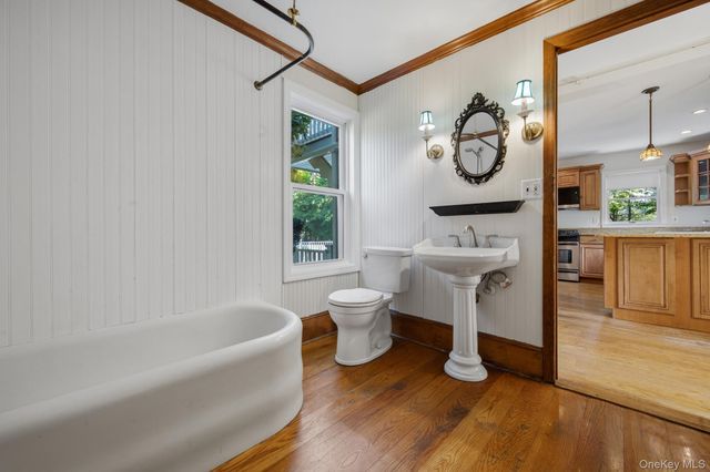 302 E Broadway, Port Jefferson, NY 11777