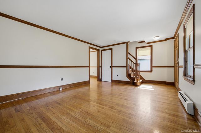 302 E Broadway, Port Jefferson, NY 11777