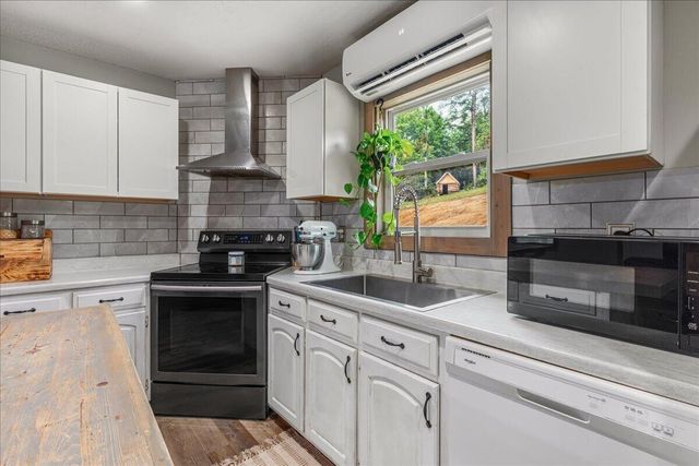 611 Clear Creek Road, Evensville, TN 37332