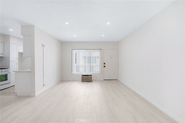 580 W Stocker 6, Glendale, CA 91202