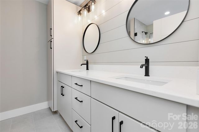 123 Welcome Street, Brevard, NC 28712