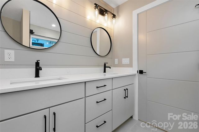 123 Welcome Street, Brevard, NC 28712