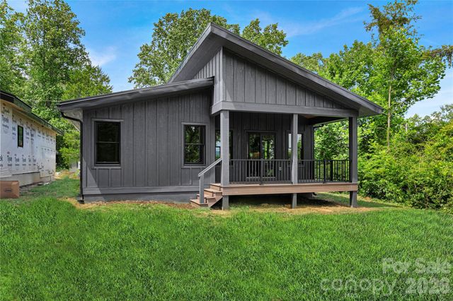 123 Welcome Street, Brevard, NC 28712