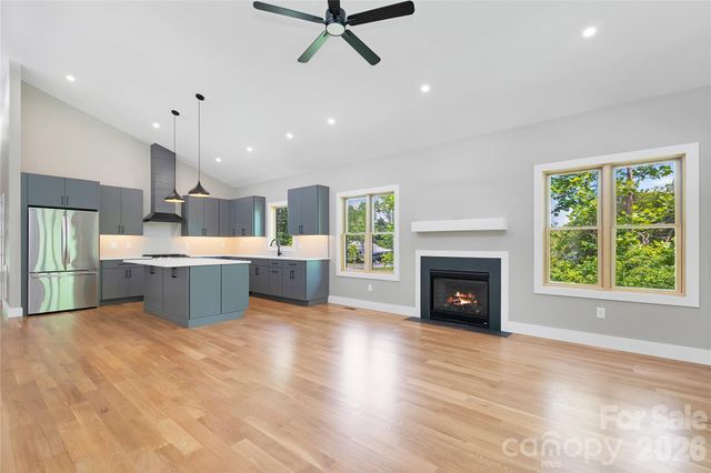 123 Welcome Street, Brevard, NC 28712
