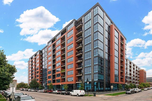 215 10th Avenue S 435, Minneapolis, MN 55415