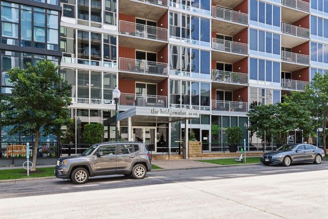215 10th Avenue S 435, Minneapolis, MN 55415