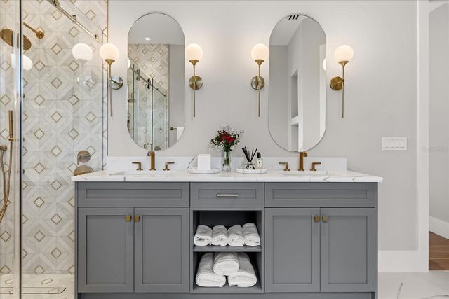 2415 LAURA PLACE, Orlando, FL 32803