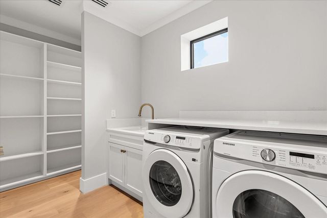 2415 LAURA PLACE, Orlando, FL 32803