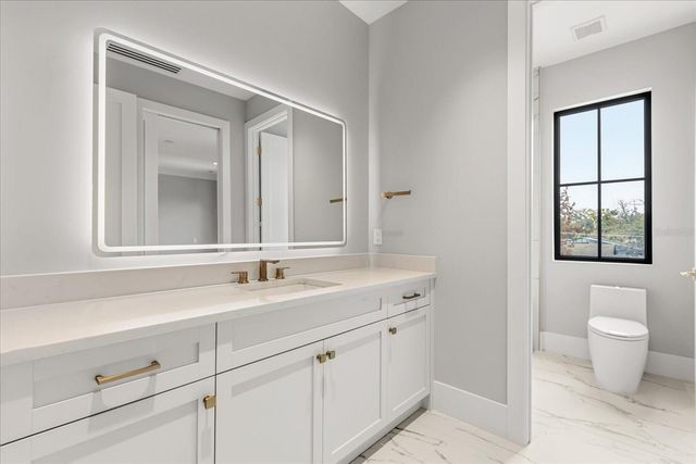 2415 LAURA PLACE, Orlando, FL 32803