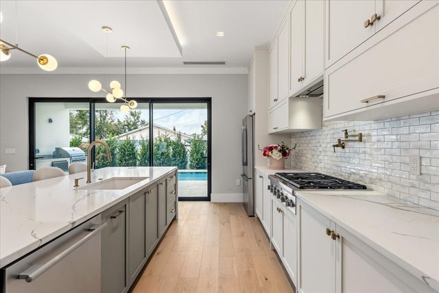 2415 LAURA PLACE, Orlando, FL 32803