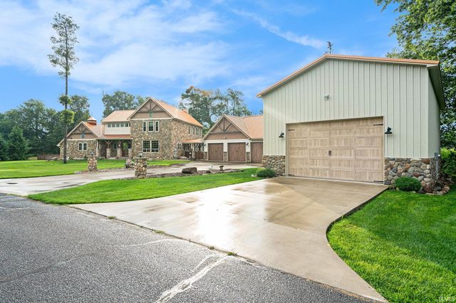 51044 Spotted Eagle Drive, Elkhart, IN 46514