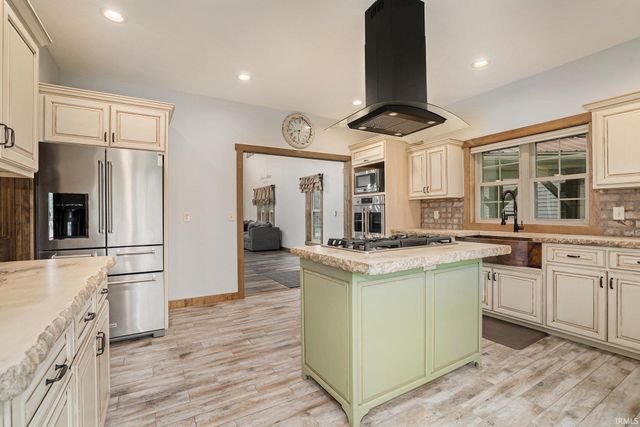 51044 Spotted Eagle Drive, Elkhart, IN 46514