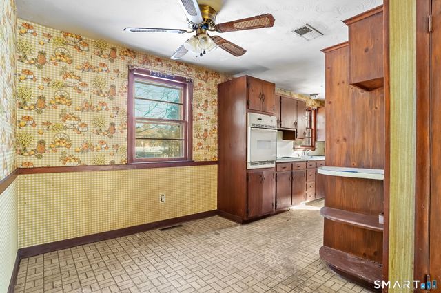 26 George Washington Turnpike, Burlington, CT 06013