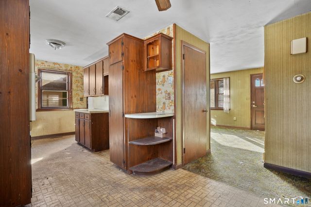 26 George Washington Turnpike, Burlington, CT 06013