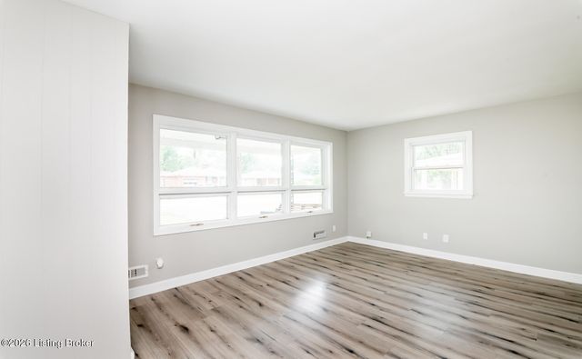 2129 East Ln, Louisville, KY 40216