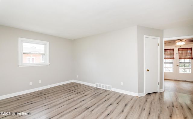 2129 East Ln, Louisville, KY 40216