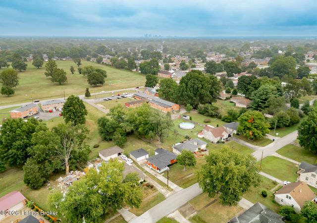 2129 East Ln, Louisville, KY 40216