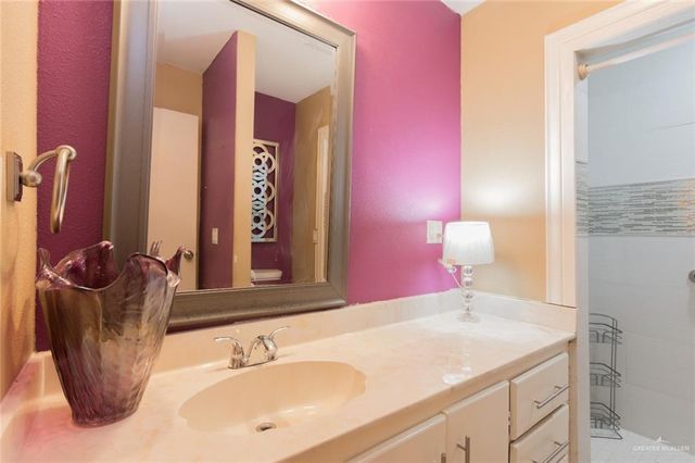 920 N 15th Street, Mcallen, TX 78501