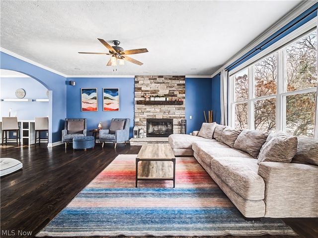 4314 S Fall Lake Drive, Avon, OH 44011