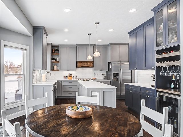 4314 S Fall Lake Drive, Avon, OH 44011