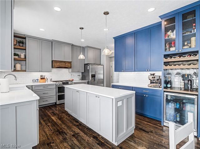 4314 S Fall Lake Drive, Avon, OH 44011