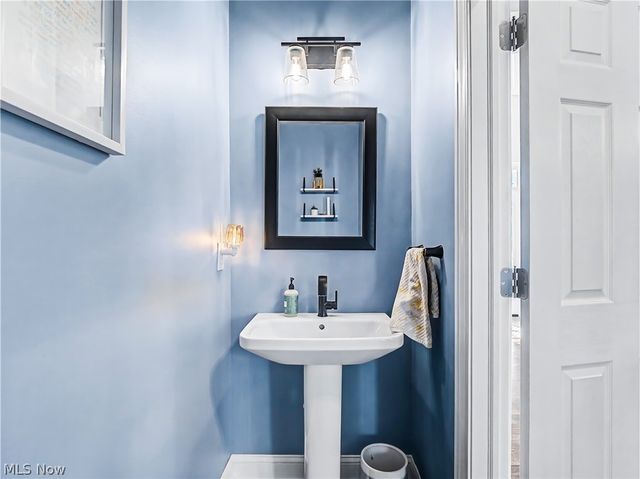 4314 S Fall Lake Drive, Avon, OH 44011