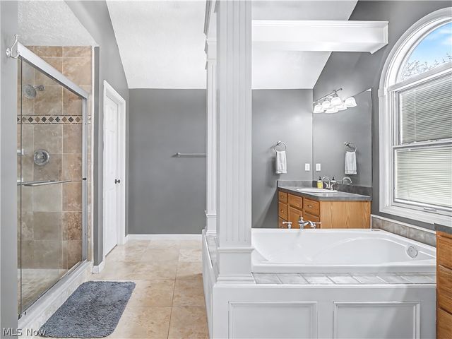 4314 S Fall Lake Drive, Avon, OH 44011